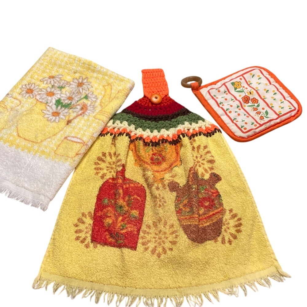 VTG Cannon Colorful Kitchen Towel Set Floral Designs 1 Pot Holder Orange Yellow‎